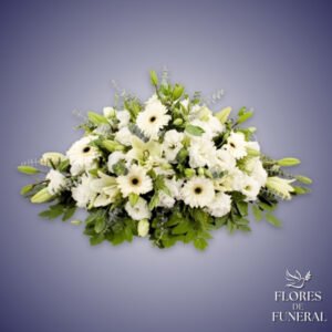 manto para velorio con rosas, gerberas y flores blancas